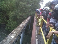 Mayat dengan Kepala Berdarah Ditemukan di Bawah Jembatan di Yogya