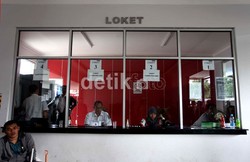 Akses KRL Normal, Yel-yel dan Tepuk Tangan Membahana di Pondok Cina