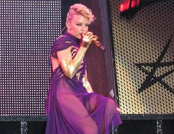 Kylie Minogue Akan Berhenti Bernyanyi dan Fokus di Film