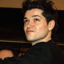 Patah Tulang Rusuk, Danny The Script Dilarang Nyanyi & Ngeseks