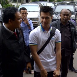 Penuhi Panggilan Polisi, Eza Gionino Didukung EzaGLovers