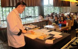 Mempelajari Trik Menanak Nasi hingga Menggoreng Daging Khas Jepang