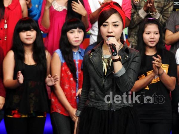 Gaya Rock Chic ala Nikita Willy