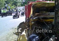 Tabrakan Beruntun di Jemursari, 1 Orang Tewas
