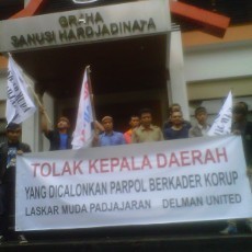 Aksi Tolak Cagub yang Diusung Parpol Korup Digelar di Unpad