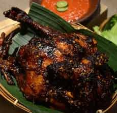 Lunch Ayam Bakar Godong Super Pedas Yuk!