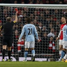 Kartu Merah Koscielny Mudahkan City