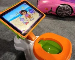 Wow! Si Kecil Bisa Toilet Training sambil Bermain iPad dengan iPotty