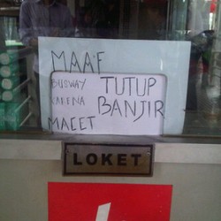 Hujan Semalaman, Jakarta Macet di Berbagai Penjuru Jalan