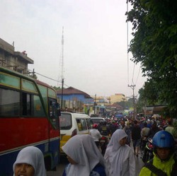 Joglo Banjir Selutut, Lalin Macet Parah