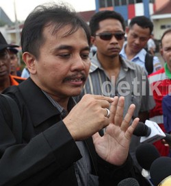 Roy Suryo Dilantik Sebagai Menpora Sore Ini di Istana