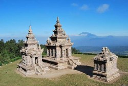 Seru! Berkuda Menyusuri Kompleks Candi Gedong Songo