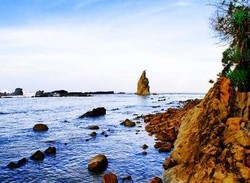 Mengintip Surga Tersembunyi di Sawarna