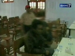 Mesum Siang Bolong, Pasangan Selingkuh Diarak