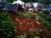 Longsor Terjadi di Megamendung, 2 Orang Tewas
