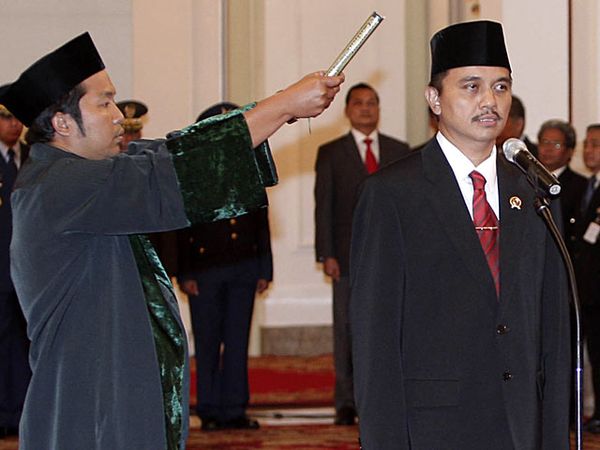 Roy Suryo Resmi Jadi Menpora