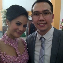 Astrid Tiar Lahirkan Bayi Perempuan