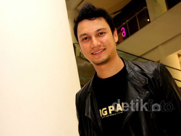 Gantengnya Christian Sugiono