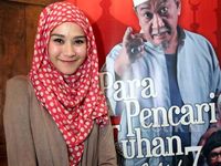 Senyum Manis Zaskia Adya Mecca
