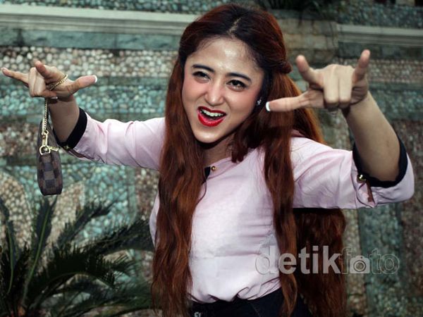 Dewi Persik Ngaku Bugil di Film Terbarunya