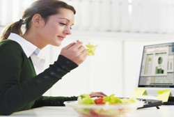 Karyawan yang Banyak Makan Buah & Sayur Lebih Produktif di Tempat Kerja