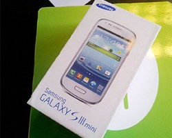 Galaxy S III Mini Pilihan Wanita Muda untuk Tampil Stylish