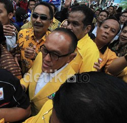 Ical Pimpin Rapat DPP Golkar Persiapan Pemilu 2014