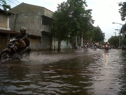 Hujan Deras, Kawasan Kota Lama Semarang Tergenang