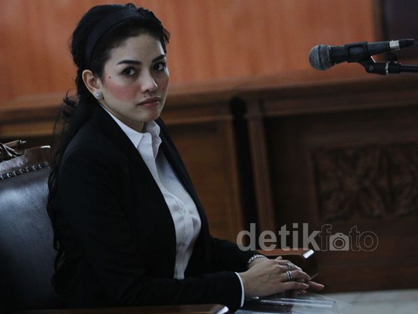Nikita Mirzani Hadir di Sidang Kedua