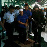 30 Napi Kasus Korupsi Dijaga Ketat Petugas Dalam Satu Kereta