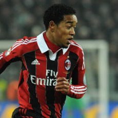 Emanuelson Sedang Tak Bahagia di Milan