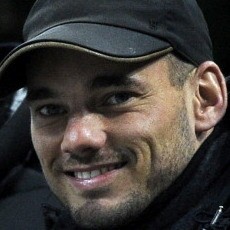 Sneijder Enggan Buru-buru Putuskan Masa Depan