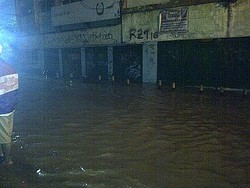 Banjir di Kampung Pulo Belum Surut, Jatinegara-Matraman Masih Ditutup