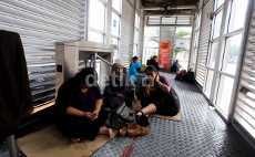 Bus TransJ Stop Operasi, Beberapa Halte Busway Jadi Posko Banjir