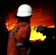 Kebakaran di Benhil, 20 Unit Mobil Damkar Dikerahkan