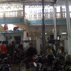 Kena Banjir, Warga Bukit Duri Terpaksa Tinggal di Masjid 