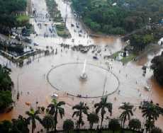 Ini Bundaran Patung Kuda Saat Kebanjiran dan Setelah Surut