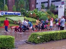 Jalan Rasuna Said Lumpuh, Hotel Four Seasons Dikepung Banjir
