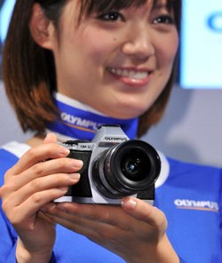 Olympus & Canon Berjaya di Kandang