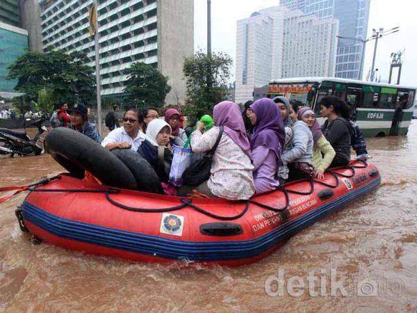 Sudirman Thamrin juga Dikepung Banjir