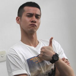 Rumah Kebanjiran, Herjunot Ali Ikut Ngepel