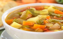 Sedang Terkepung Banjir di Rumah? Buat Makanan Praktis Ini!