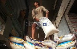 Meski Banjir, Bulog Janji Pasokan Beras Aman Hingga 8 Bulan
