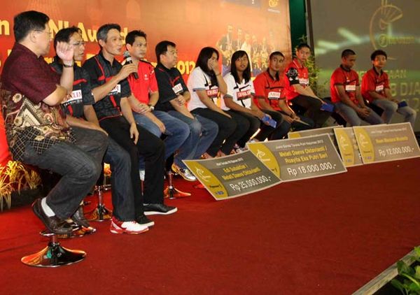 Atlet Berprestasi Terima Penghargaan