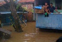 Ical: Bantu Korban Banjir Jangan Cuma Pasang Umbul-umbul