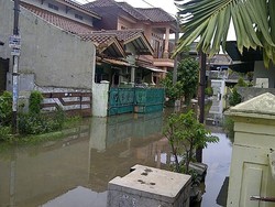 Tanggul Jebol, Villa Nusa Indah Bekasi Banjir 70 Cm