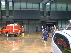 Saksi Mata: 1 Korban Tsunami di Basement Plaza UOB Ditemukan