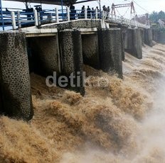 Puncak Diguyur Hujan Lebat, Katulampa Masih Siaga IV