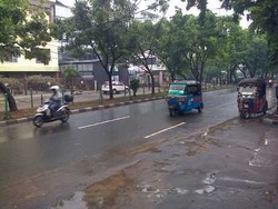 Banjir di Jl Bungur Besar Kemayoran Surut, Aktivitas Kembali Normal