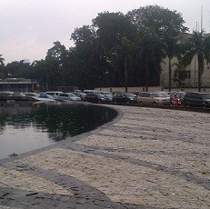 Banjir, Lalin Bundaran HI Ke Semanggi Disarankan Lewat Kebon Kacang